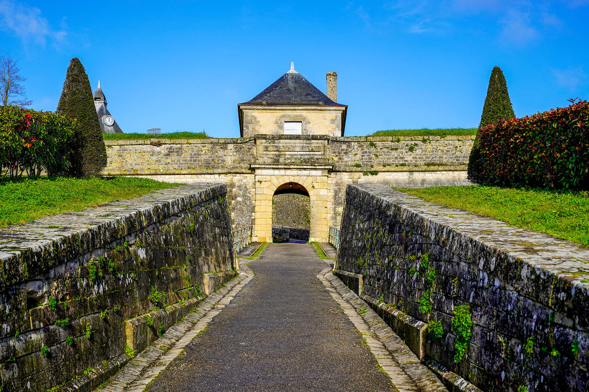 A narrow entrance arch to the citadel in Blaye in the Gironde
